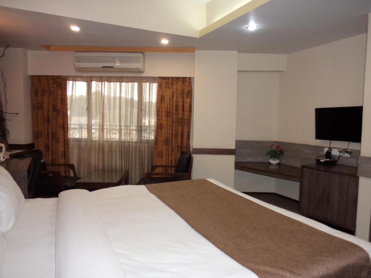 Hotel Majestic Shillong Extérieur photo