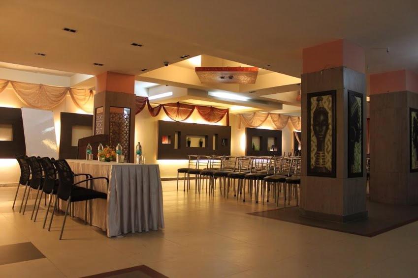 Hotel Majestic Shillong Extérieur photo